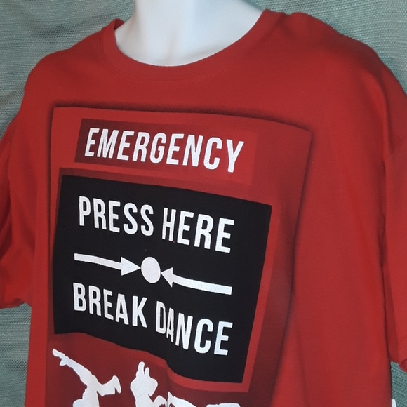 Classic Teaze "EMERGENCY PRESS HERE.. Graphic T - Picture 4 of 8